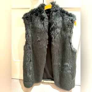 Banana Republic Faux Fur Vest. Charcoal colour. Size Medium